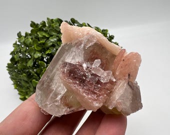 緑色のアポフィライトとスティルバイト、天然結晶標本、インド産鉱物