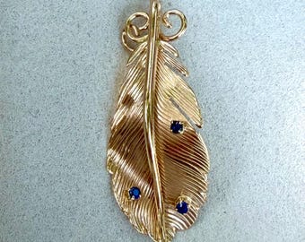 Vintage 14K yellow gold sapphire feather pendant