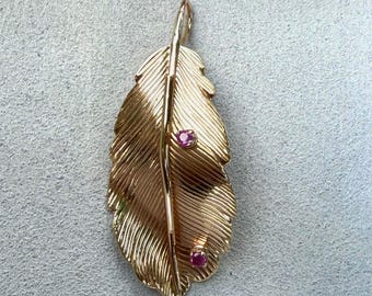 Vintage 14K yellow gold ruby feather pendant