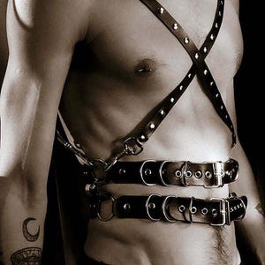 Men&#39;s Body Belt - Men&#39;s Leather Chest Harness - Handcrafted Bulldog Harness  - Kinky Leather Outfit - Plus Size Men Harness - men harnes top