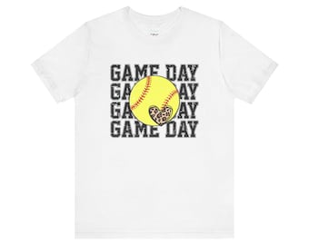 Camiseta con corazón del día del partido de sóftbol (clara)