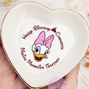 Personalisierte Disney-Charaktere Teller, Disney-Liebhaber-Ring-Teller, Geburtstags-Schmuckschale Geschenk für Freund, 2025 Abschlusshochzeitsgeschenk