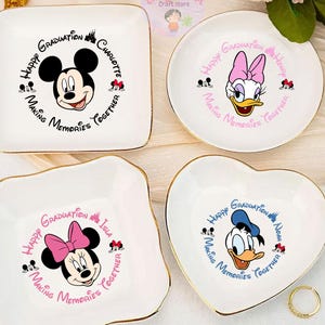 Personalisierte Disney-Charaktere Teller, Disney-Liebhaber-Ring-Teller, Geburtstags-Schmuckschale Geschenk für Freund, 2025 Abschlusshochzeitsgeschenk