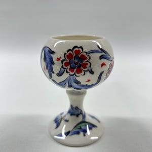 手作りの花のモチーフのミニチュアトルコ陶器ゴブレット