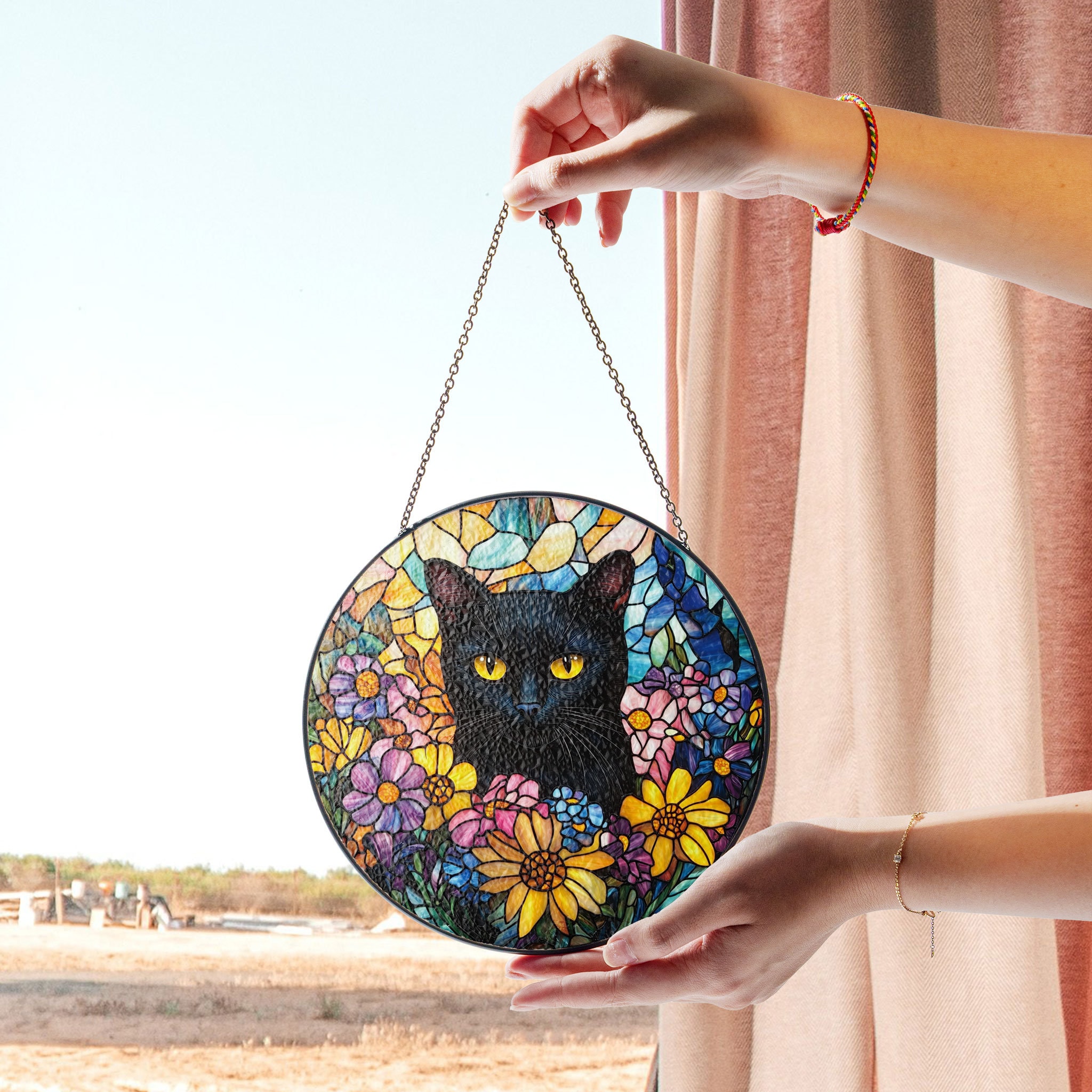 ステンドグラスの黒猫の花のサンキャッチャー、トラ猫のステンドグラス