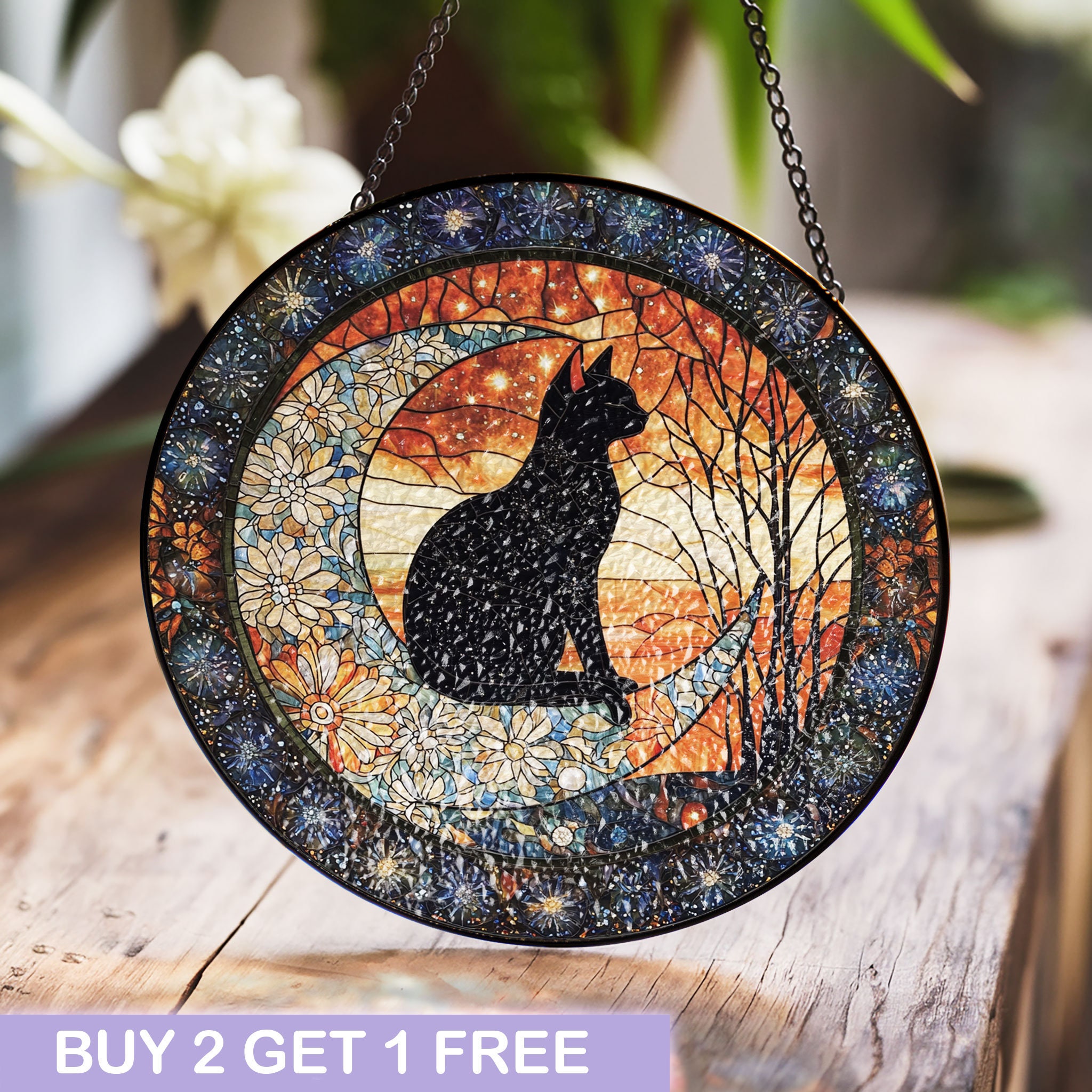 天空の黒猫のステンドグラス - 三日月と花の夜空を飾ったユニークな窓