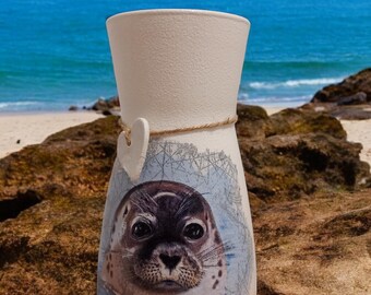 Seal vase
