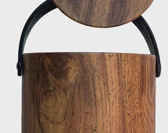 Cubitera vintage Sheltonware de mediados de siglo con acabado imitación madera, ideal para fiestas en bares.