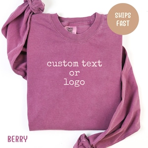 Långärmad t-shirt med anpassad text eller logotyp i komfortfärger: Personlig unisex-t-shirt