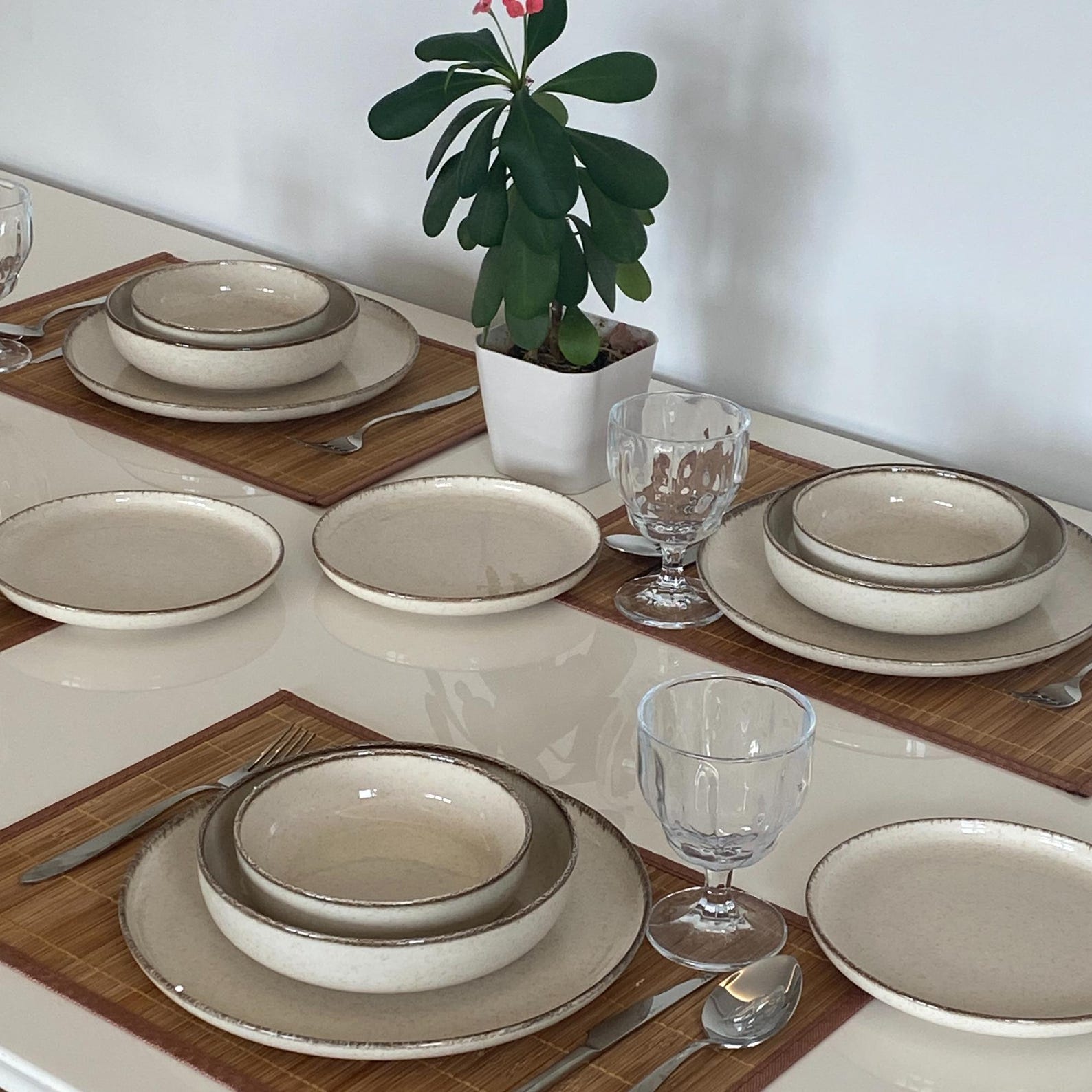 Green Porcelain Dinnerware Set: Table Setting for 1-12 Persons - 8 People ( 32 Pcs ), Beige