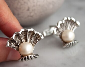 Vintage Sea Shell Pearl Cufflinks / Antique Judy Lee Cuff Links for Women, Nautical Gifts, Groomsmen Gift, Unique Gifts for Men