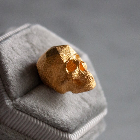 Gold Lapel Pin Skull - Buy online