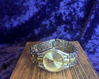 Vintage men&#39;s Sheffield watch with box, gold and silver toned