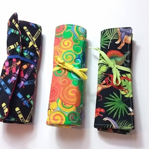 crayon roll up, holds 12 crayons, rollup pouch, pencil case, crayon organizer, party favors, gift, travel