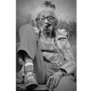 how many people die from smoking cigarettes 𝐍𝐨𝐰 𝐢𝐬 𝐧𝐨𝐭 𝐭𝐨𝐨 𝐥𝐚𝐭𝐞 𝐭𝐨 𝐪𝐮𝐢𝐭 𝐬𝐦𝐨𝐤𝐢𝐧𝐠 🚭 Did you  know smoking is the number one risk factor for lung cancer? About 80% of  lung cancer deaths are thought to result