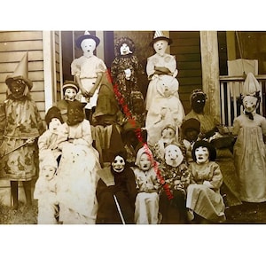 Halloween Vintage Photo Scary Kids Costumes Masks Creepy Old Photo Chilling Group Strange Witch Clown Retro Snapshot Spooky Children 259C