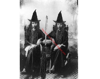 Witches Witchcraft Halloween Witch Spooky Vintage Photo Psychic Wicca Black Magic Photography Weird Black White 5X7 8x10 Photo Print 01B