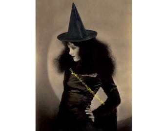 Mooie heks Oude heksen Foto Oude heks Hekserij Halloween Vintage Foto Paranormaal Wicca Zwarte magie Vreemde fotoafdruk Gek eng 09A