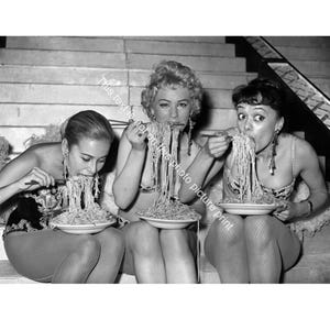 Women Eating Spaghetti Poster, 1958, Girl Eating Italian Pasta Print, Vintage Print, Antique Photo Dining Room Kitchen Wall Art Decor E055