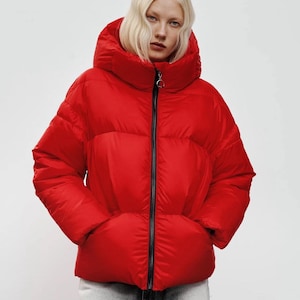 Red Puffer Jacket with Hood – Warm Eco Down Coat with Drawstring Hem and Magnetic Pockets