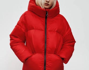 Rood pufferjack: geïsoleerde jas met ecodons en magnetische zakken