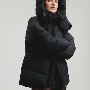 Black Textured Puffer Jacket – Warm Vegan Winter Coat with Removable Hood and Magnetic Snaps