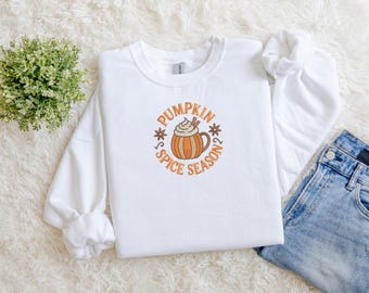 Felpa ricamata Pumpkin Spice Season - Felpa girocollo comoda autunnale - Maglione Pumpkin Spice Latte - Grazioso regalo ricamato per lei