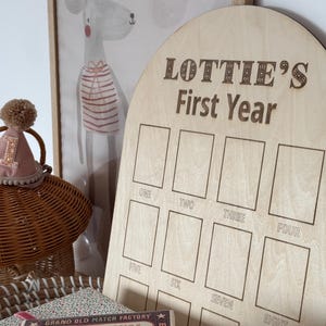 Tablero de fotos de cumpleaños personalizado / Tablero de decoración de cumpleaños para niños / Tablero de fotos de madera con hitos mensuales / Mi primer año