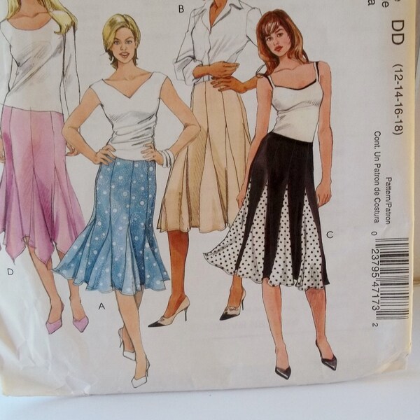 Full Figure Skirts McCall's M4717 Sewing Pattern, Easy Back Zipper Skirt with Godets, 4 Styles, Pointed Hem Plus Size 12 - 18 UNCUT