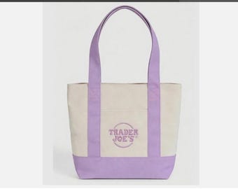 Sacola de lona grande na cor lavanda pastel da Trader Joe's. Novidade viral.