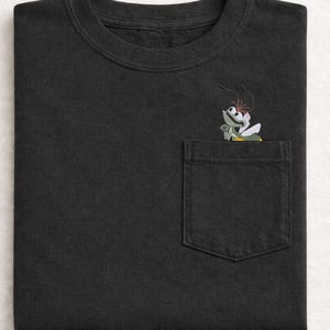 Broderad Disney Ray eldflugan från Prinsessan och grodan Pocket T-shirt: kikarficka-skjorta, endast kikarficka-t-shirt