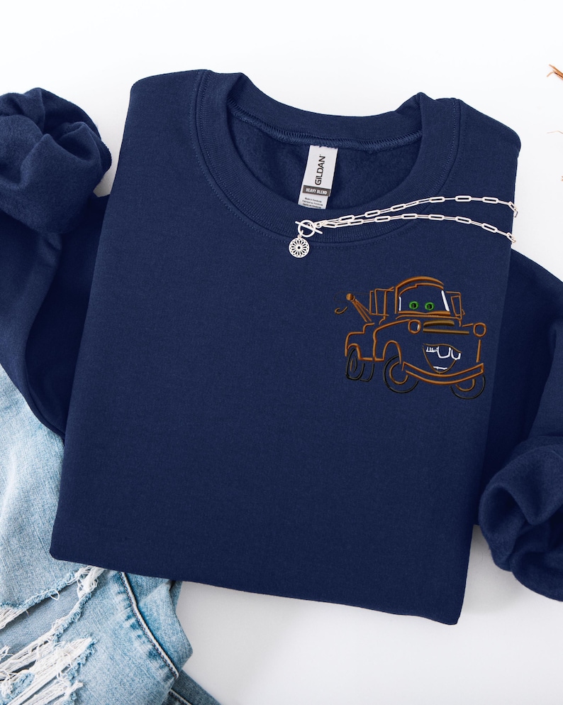 Puede incluir: Un juego de tres tazas de cer&aacute;mica con un acabado mate moteado. Las tazas son en tonos crema, gris claro y gris oscuro. Cada taza tiene un dise&ntilde;o simple y minimalista y un asa redondeada.