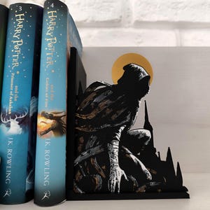 Mistborn Bookends – Inspired by Brandon Sanderson&#39;s Mistborn, Allomancy, Cosmere, Epic Fantasy | Mistborn Fan Art Gift