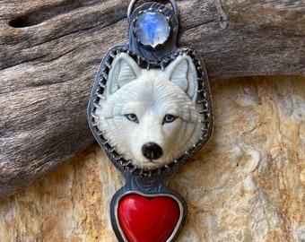 Porcelain, white, wolf, face, rainbow, moonstone, red, rosarita, pendant, necklace