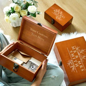 Bruiloft aandenken geheugendoos, trouwfoto's kaarten, bruids geheugendoos, jubileumcadeau paren, gegraveerde houten kist, cadeau voor haar geheugendoos
