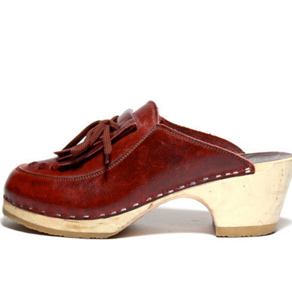 VTG Fringe Leather Wood Platform Clogs 6.5