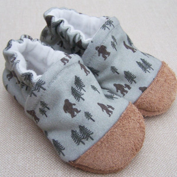 Big Foot, Sasquatch, ORGANIC Cotton, Leather, Soft Sole, Baby Slippers, HANDMADE, non slip, Baby Shoes, Toddler Shoes, Montessori