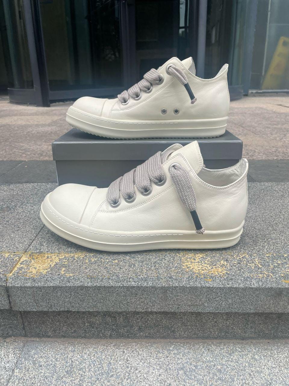 White Leather Rick Owens Style Low Top Sneakers - Lace-up Casual