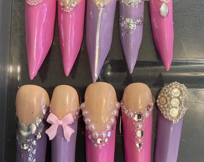 Purple and pink, rhinestones, small bow, glitter, pearls, hearts, reusable, Press-on nails, false nails. Glossy finish.