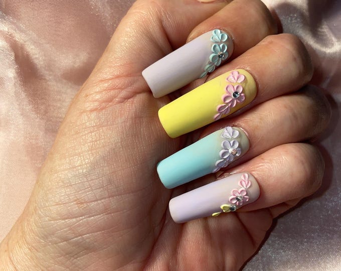 28-piece kit. Multicolored acidulous flowers. Extra long square, 14 sizes from 0 to 9. Reusable, Press-on nails, false nails. Matte finish
