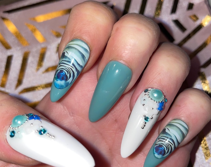 Kit 28 pieces. Long almond. Green and white, flowers, rhinestones. 14 sizes from 00 to 9. Reusable. Press-on nails, false nails. Matte finish