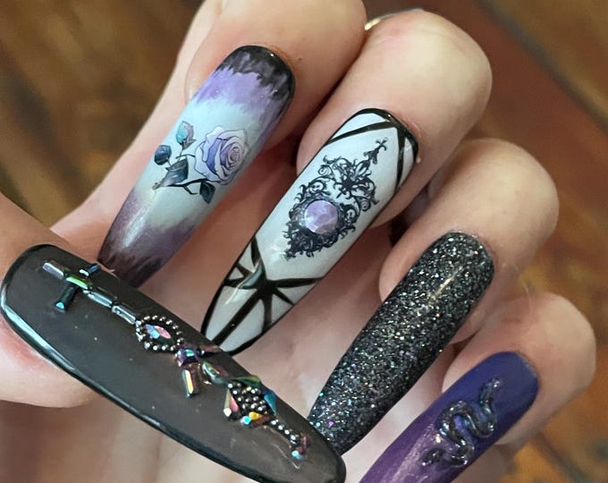 Purple white black. Snake, rhinestone, flower, pearl. Gothic/Halloween. Reusable, Press-on nails, false nails. Matte and glossy finish