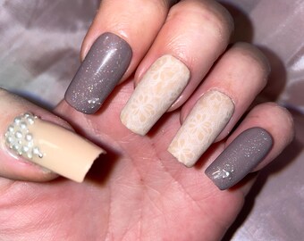 Nude, brown and white lace with pearls, glitter. False nails, press on nails. Reusable. Matte finish