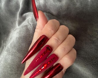 24-piece kit. Chrome red and matte red, rhinestones. Sizes from 0 to 11. Reusable, Press-on nails, false nails. Matte and glossy finish.