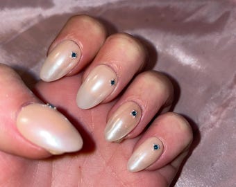 Pearlescent with small rhinestones. Reusable, Press-on nails, false nails, Glossy finish.