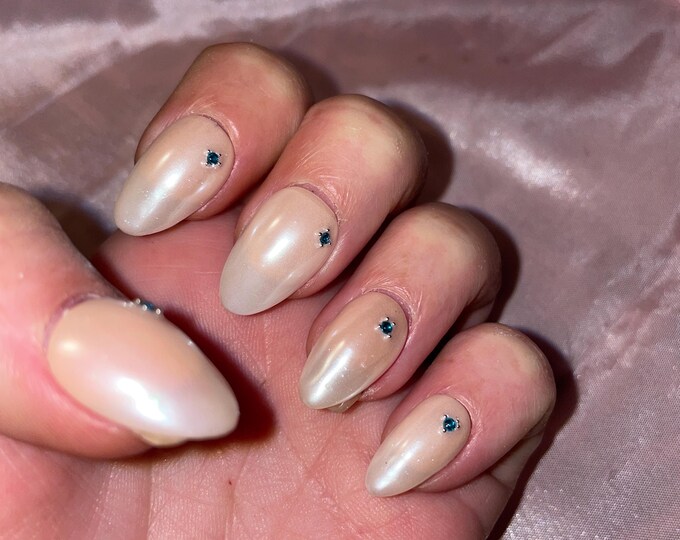 Pearlescent with small rhinestones. Reusable, Press-on nails, false nails, Glossy finish.