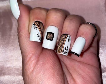 24-piece kit. Short square white, tiger and leaves, 12 sizes from 0 to 11. Reusable, Press-on nails, false nails. Glossy finish