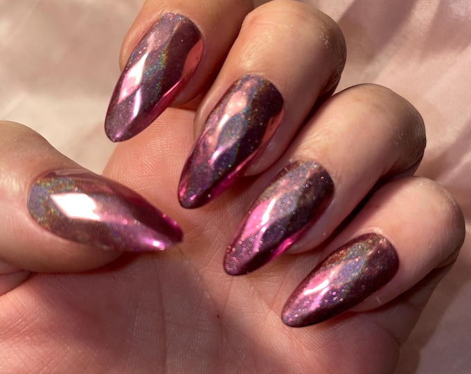 Two-tone faceted chrome pink, reusable, press-on nails, false nails, glossy finish.
