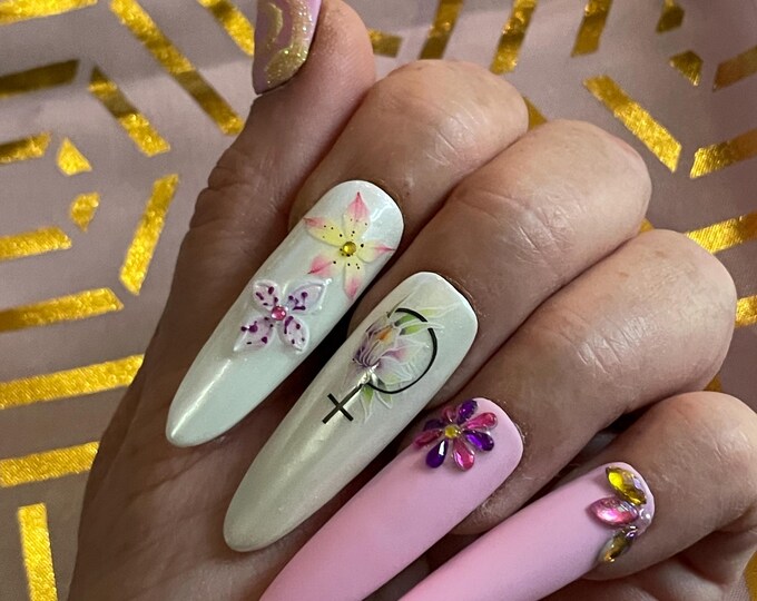 Pink, white and yellow sugar flowers, with rhinestones. Reusable, Press-on nails, false nails. Matte and glossy finish.