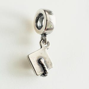 Authentisch Pandora Damen-Charm Anhänger Abschluss Hut Ausbildung Abiturient Hut Silber 790270 Dangle  Bead Silber 925 ALE new